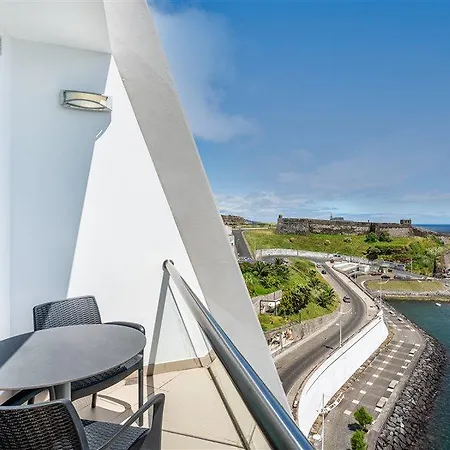 Angra Marina 5* أنغرا دو إِراويزو