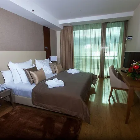 فندق Angra Marina أنغرا دو إِراويزو
