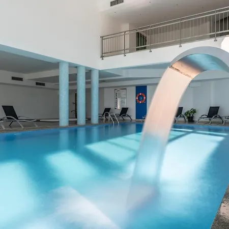 فندق Angra Marina أنغرا دو إِراويزو