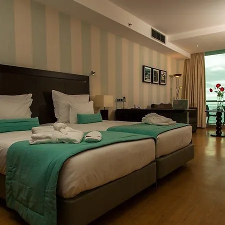 Hotel Angra Marina 5*