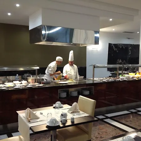 فندق Angra Marina أنغرا دو إِراويزو