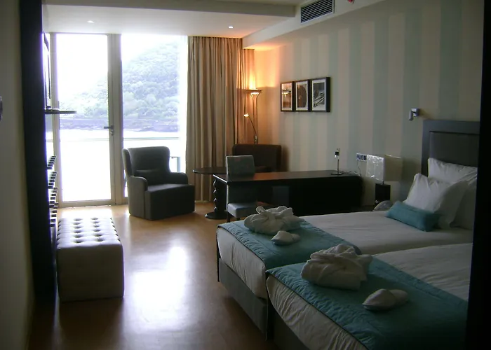 Otel Angra Marina 5*